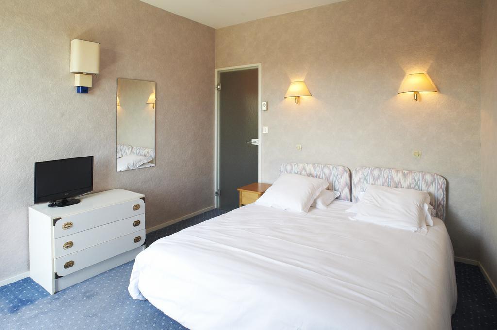 Les Ondines Hotel Les Hauts-d'Anjou Room photo
