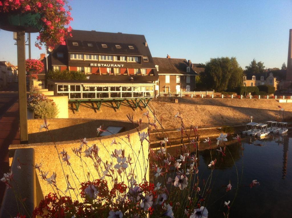 Les Ondines Hotel Les Hauts-d'Anjou Exterior photo